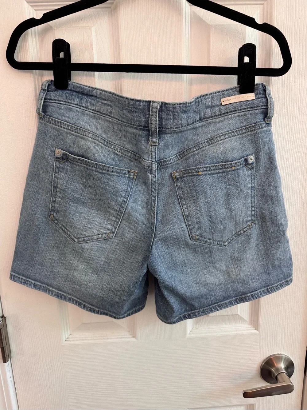 PILCRO • ANTHROPOLOGIE Slim Boyfriend Denim Shorts Size 25 - Picture 2 of 6